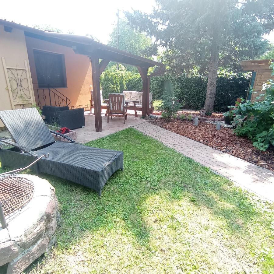 Rozsa Apartman Alsoors Exterior photo