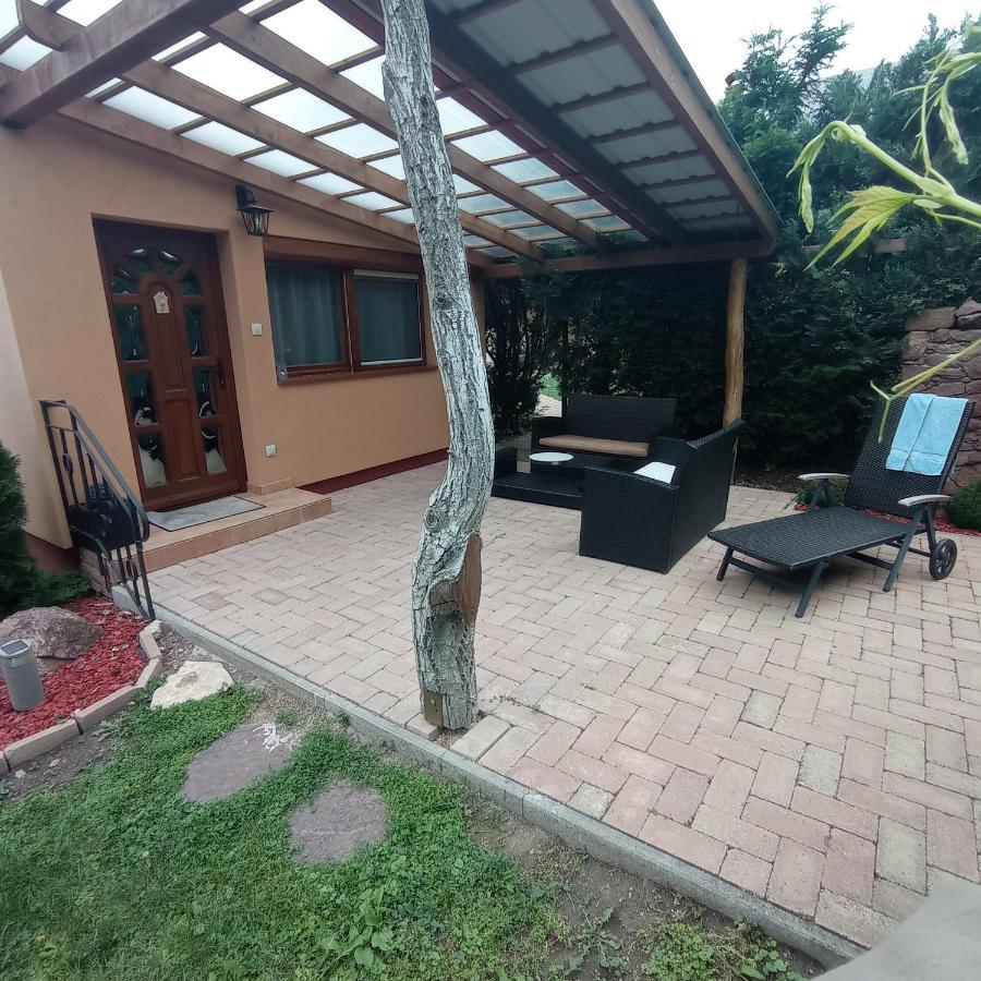 Rozsa Apartman Alsoors Exterior photo