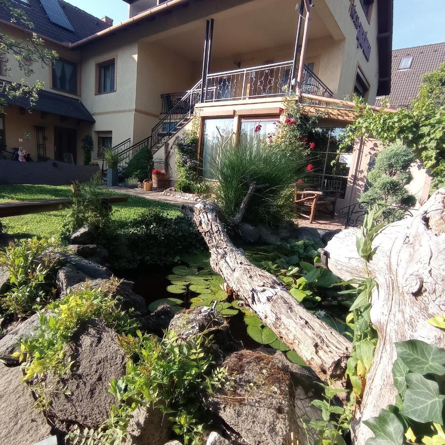 Rozsa Apartman Alsoors Exterior photo