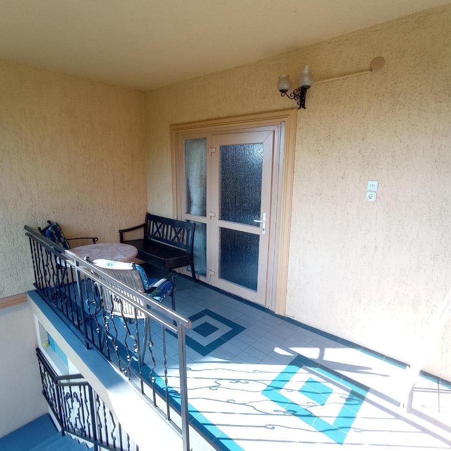 Rozsa Apartman Alsoors Exterior photo